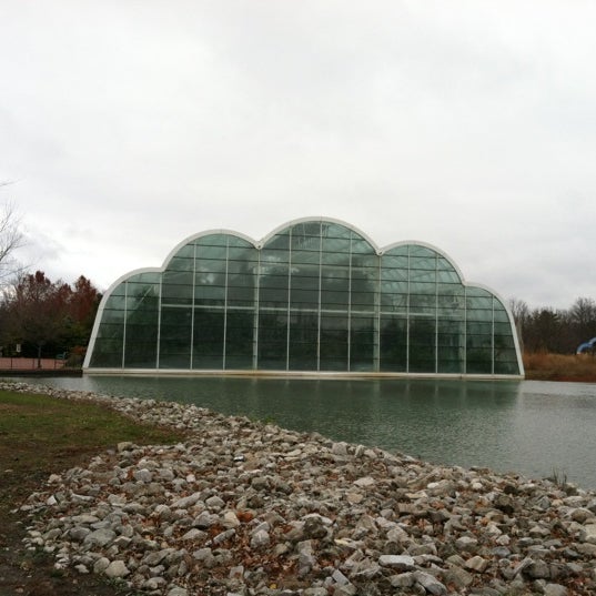 Foto scattata a Butterfly House at Faust County Park da Sarah R. il 11/28/2011