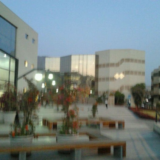 Photo taken at Facultad de Ingeniería y Arquitectura - FIA USMP by Marina C. on 11/29/2011