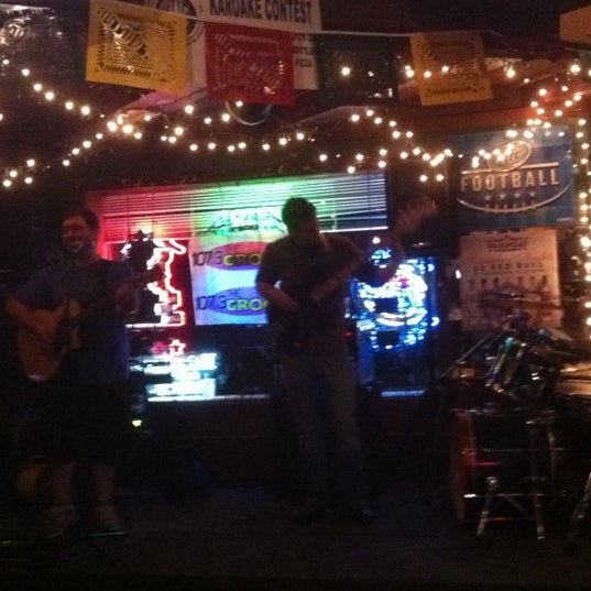 Foto scattata a Bojangles Bar &amp; Eatery da Jon C. il 6/21/2011