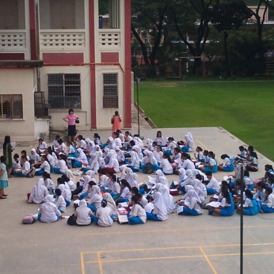 sekolah menengah perempuan