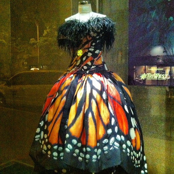5/26/2012 tarihinde Susan C.ziyaretçi tarafından Luly Yang Couture'de çekilen fotoğraf