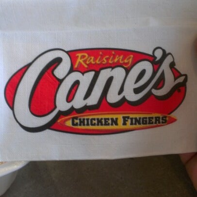 Foto tirada no(a) Raising Cane&#39;s Chicken Fingers por Jason R. em 7/15/2012