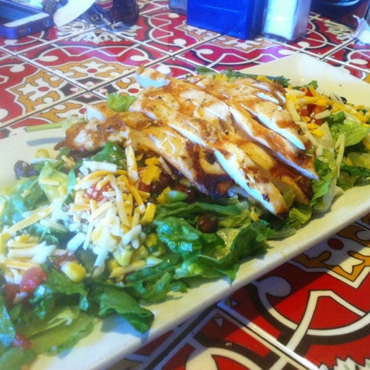Photo taken at Chili&#39;s Grill &amp; Bar by Jared G. on 6/1/2012