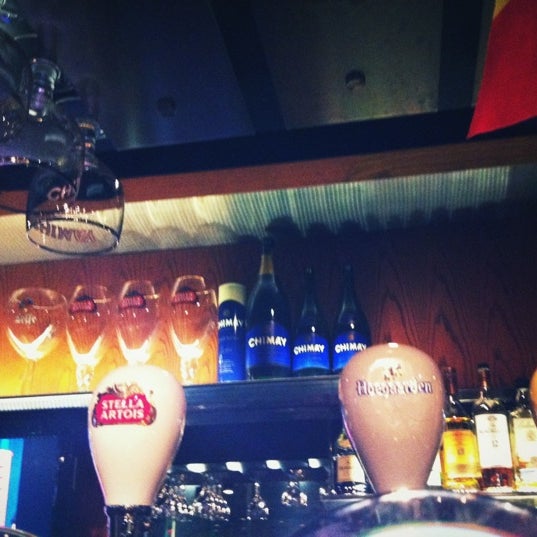 Photo taken at Beer Mania 欧月啤酒餐吧 by PotatoGirl on 3/30/2012