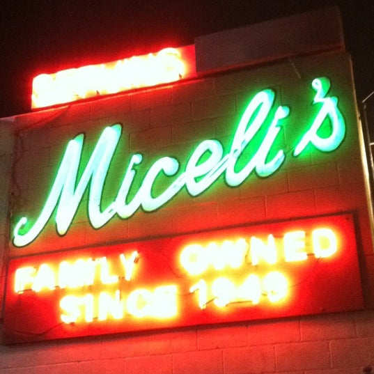 7/30/2012 tarihinde Paul G.ziyaretçi tarafından Miceli&#39;s Italian Restaurant'de çekilen fotoğraf