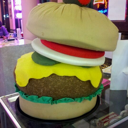 11/16/2011에 Andrew P.님이 Cheeburger Cheeburger에서 찍은 사진