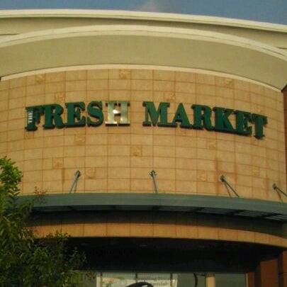 รูปภาพถ่ายที่ The Fresh Market โดย Beau B. เมื่อ 8/27/2011