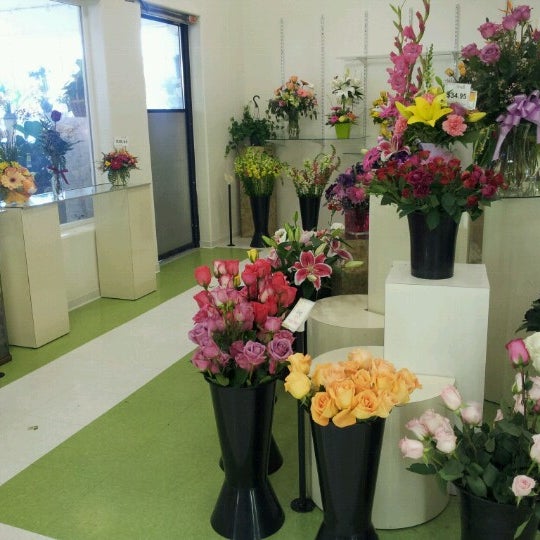7/26/2012にRum Y.がSuzann&#39;s Flowersで撮った写真
