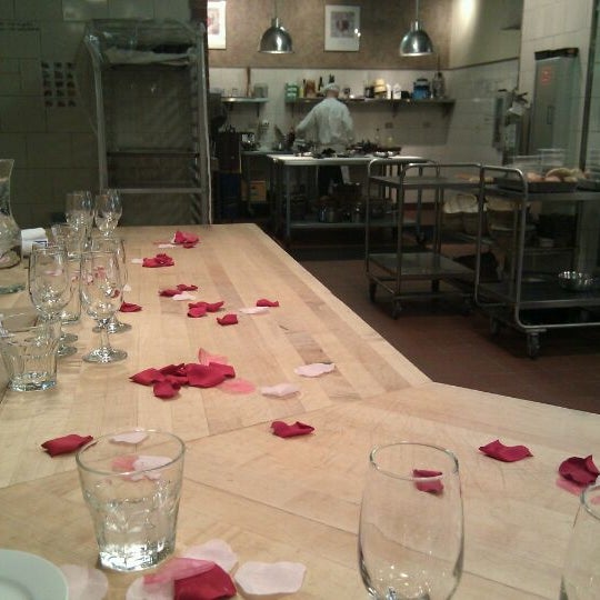 Das Foto wurde bei Cook Street School of Culinary Arts von C H. am 4/9/2011 aufgenommen