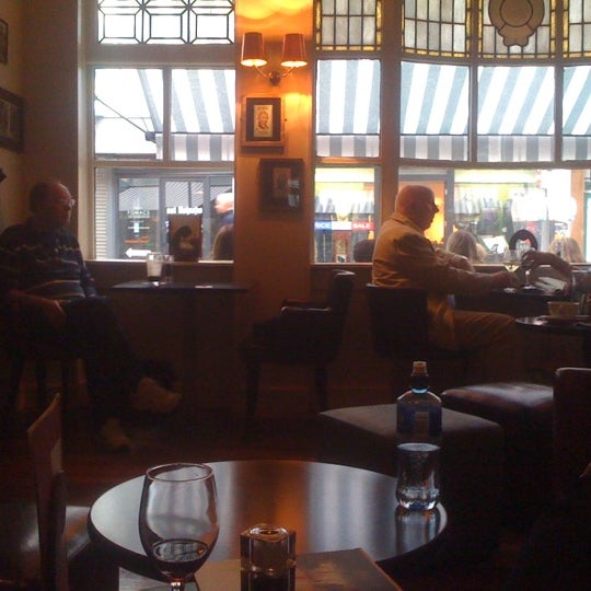 Photo taken at Bailey Bar Dublin by Tom D. on 9/17/2011