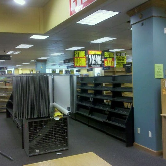 Borders Books, Music & Cafe (Now Closed) Bookstore in Cuyahoga Falls