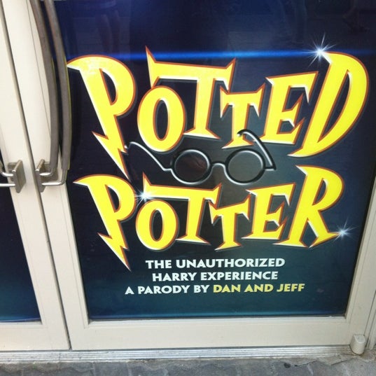 Foto diambil di Potted Potter at The Little Shubert Theatre oleh Kristin M. pada 7/8/2012