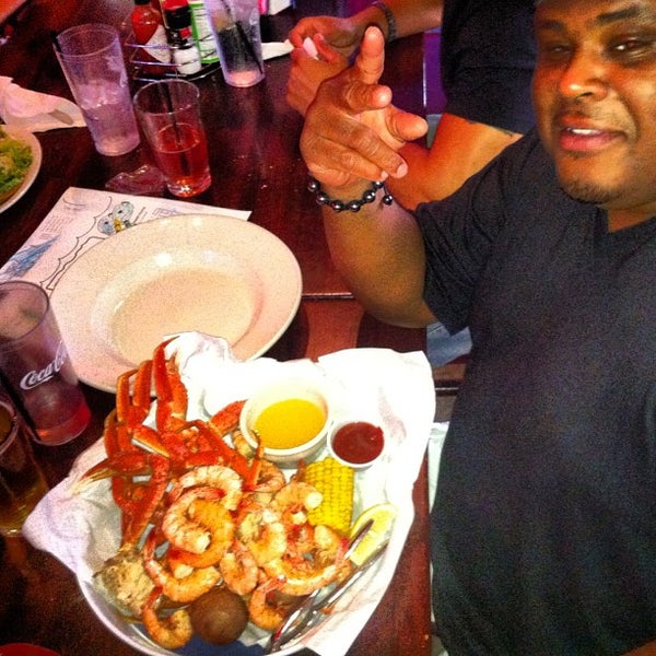 Photo prise au Dodie&#39;s Cajun Restaurant par Toren S. le8/18/2012