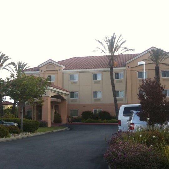 Photo taken at Fairfield Inn &amp; Suites San Francisco San Carlos by nkoba on 5/15/2011