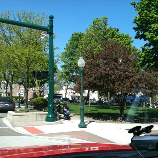 รูปภาพถ่ายที่ Downtown Plymouth โดย Mike A. เมื่อ 4/27/2012