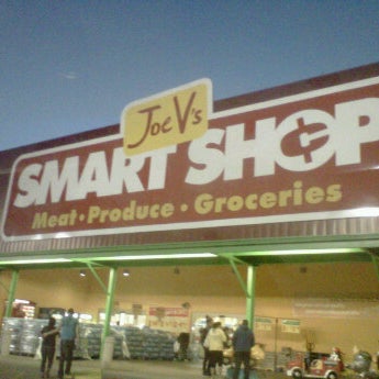 Foto tomada en Joe V&#39;s Smart Shop  por Richard O. el 12/1/2011