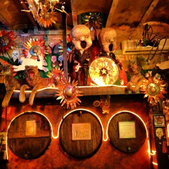 Photo taken at Gran Bodega Saltó by Wayne L. on 4/21/2012