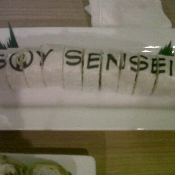 Foto diambil di Sensei Sushi Bar oleh Hugo O. pada 11/6/2011