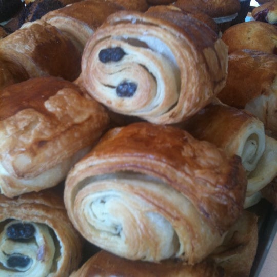 Снимок сделан в Fleur Boulangerie - Pâtisserie пользователем Panos V. 4/9/2011