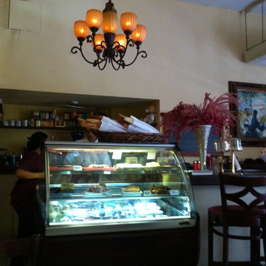 8/6/2011에 Paxx M.님이 café marquesa에서 찍은 사진