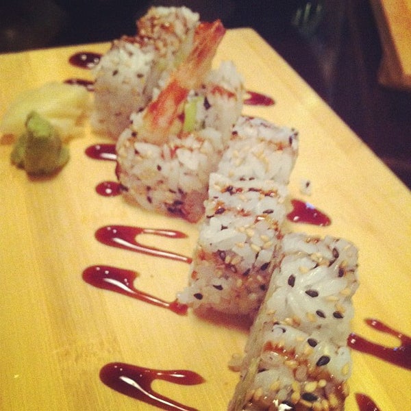 รูปภาพถ่ายที่ Tokyo Sushi &amp; Hibachi โดย Jon T. เมื่อ 2/25/2012