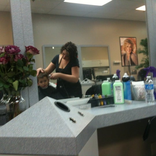 Famous Hair Salon Barbershop