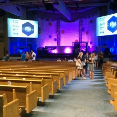 Снимок сделан в Cross Point Church пользователем Dallas J. 8/19/2012