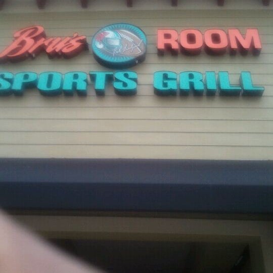 Foto diambil di Bru&#39;s Room Sports Grill - Pembroke Pines oleh Deejay pada 2/8/2012