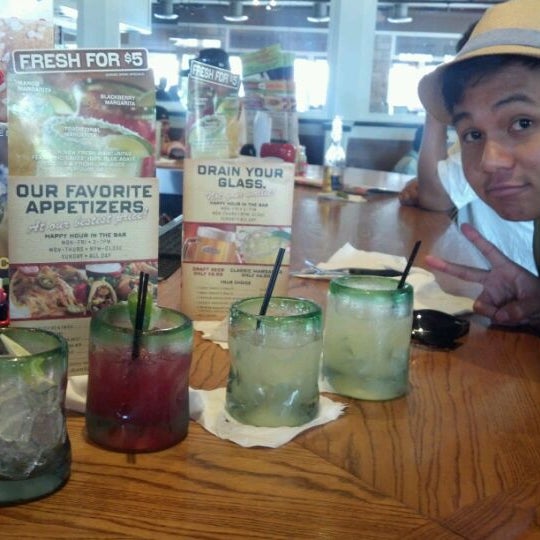 Photo taken at Chili&#39;s Grill &amp; Bar by Gilberto R. on 5/20/2012