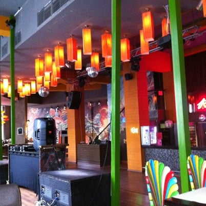 8/11/2012 tarihinde Marina A.ziyaretçi tarafından Z Bar'de çekilen fotoğraf