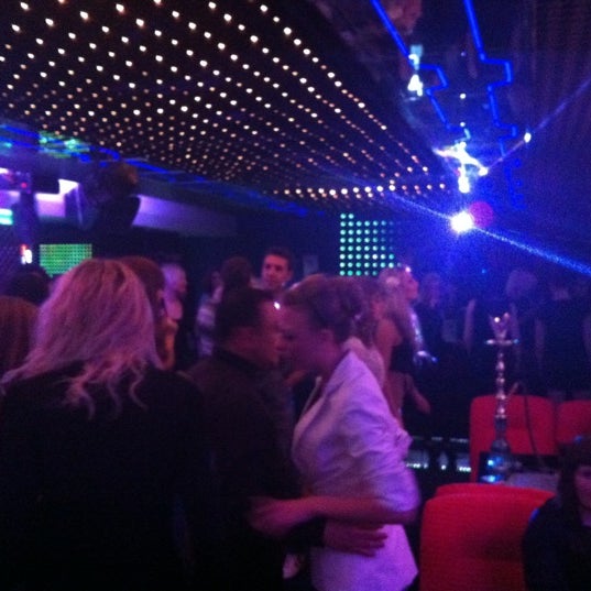 Foto tirada no(a) Party Room por Leri M. em 3/28/2012
