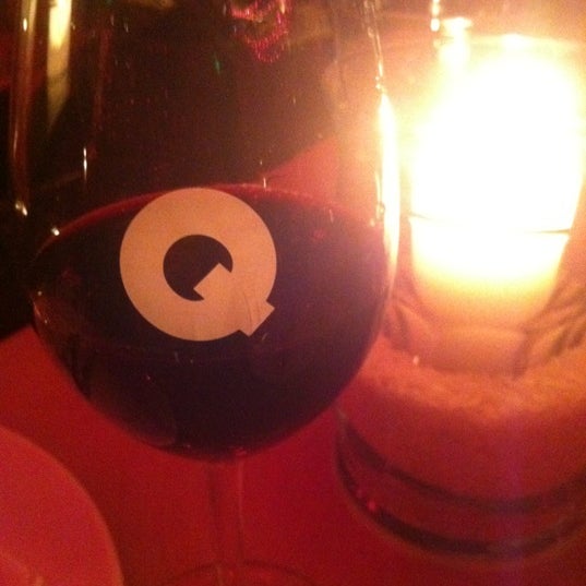 2/15/2012にMike W.がThe Q Restaurant &amp; Barで撮った写真