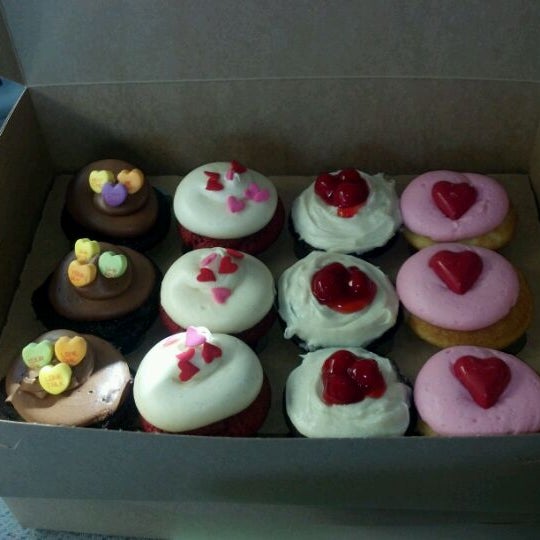 Mix Cupcake Co. RenoTahoe Intl. Airport 3981 S McCarran Blvd