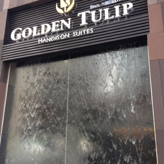 Das Foto wurde bei Golden Tulip Mandison Suites von Jason N. am 3/2/2012 aufgenommen
