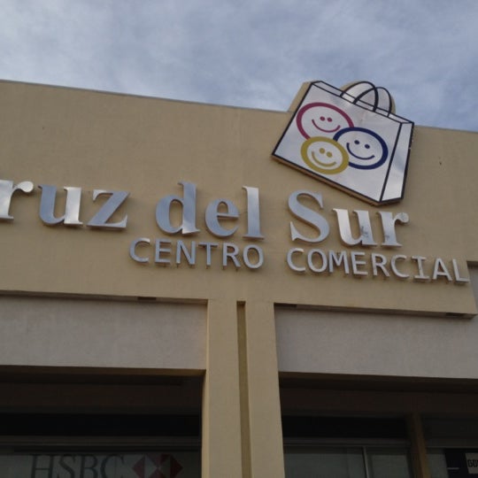 Photo taken at Centro Comercial Cruz del Sur by Roberto O. on 5/21/2012