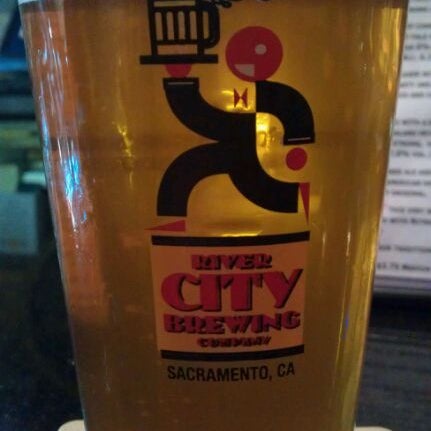 รูปภาพถ่ายที่ River City Brewing Company โดย Joseph N. เมื่อ 5/5/2012