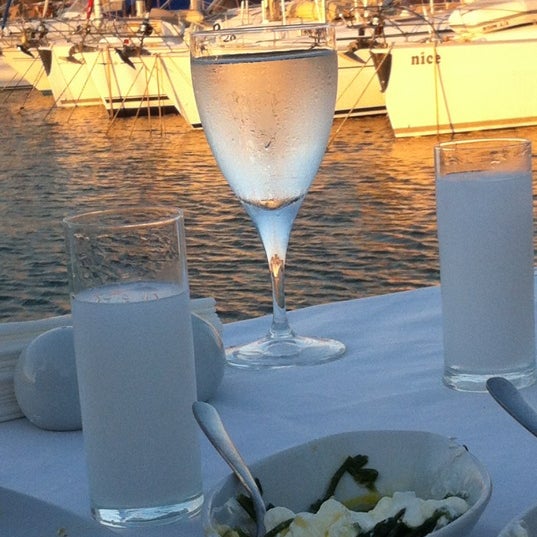 Foto tomada en Port Restaurant  por Sadık E. el 7/3/2012