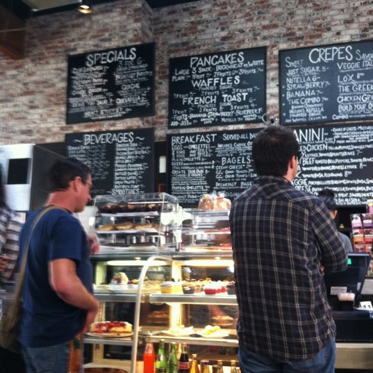 2/29/2012 tarihinde Melissa S.ziyaretçi tarafından Crave Cafe'de çekilen fotoğraf