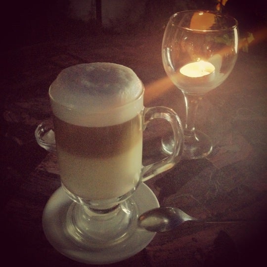 Foto tirada no(a) Кофейня Эскадрилья / Eskadrilia Cafe &amp; Coffee por Anya em 8/19/2012