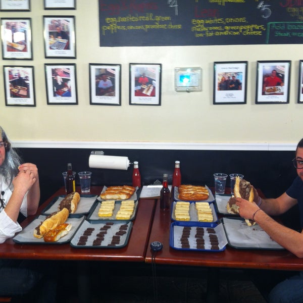 Foto scattata a Jake&#39;s Sandwich Board da Thrillist il 3/3/2012