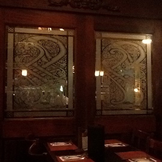 รูปภาพถ่ายที่ Blackthorn Restaurant &amp; Irish Pub โดย Ingrid N. เมื่อ 3/16/2012