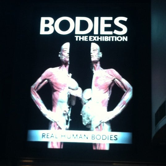 6/10/2012にLaura R.がBODIES...The Exhibitionで撮った写真