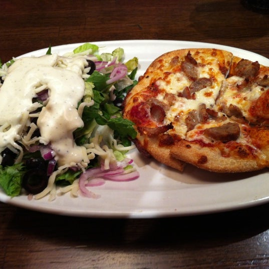 5/22/2012にTana W.がUncle Maddio&#39;s Pizza Jointで撮った写真