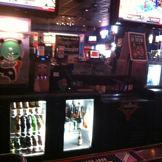 Photo taken at Stars Sports Bar &amp; Grill by Johnny T. on 3/13/2012