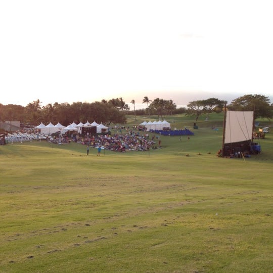 รูปภาพถ่ายที่ Maui Film Festival at Wailea - Celestial Cinema โดย Dave N. เมื่อ 6/14/2012