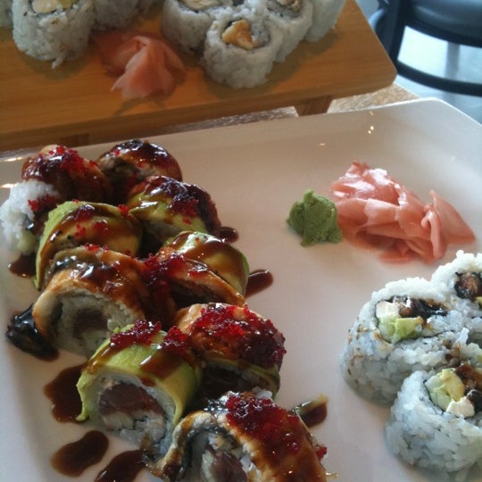 Foto tomada en Umi Japanese Restaurant  por Lizelle M. el 8/3/2012