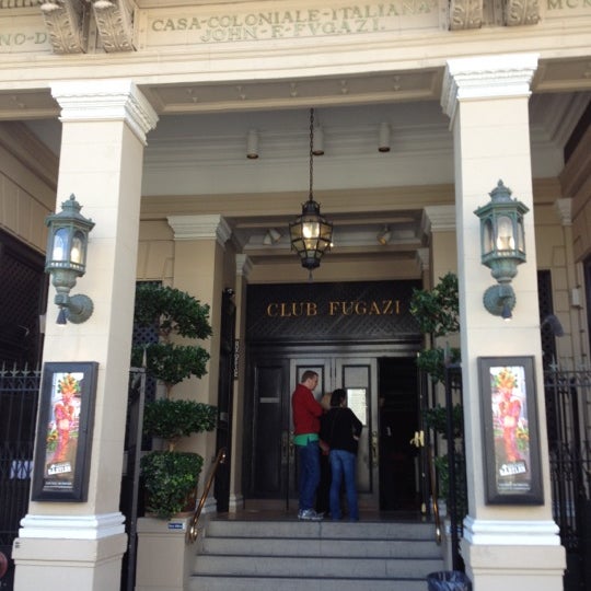 Beach Blanket Babylon (Now Closed) North Beach 678 Green St