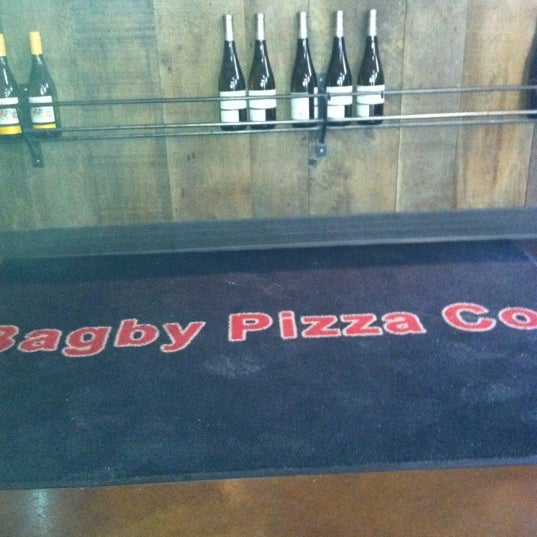Снимок сделан в Bagby Pizza Co. пользователем Caseyy 8/24/2012