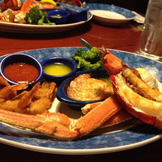 Photo taken at Red Lobster by Chuck E C. on 2/18/2012
