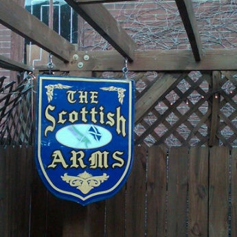 3/13/2012 tarihinde Robin R.ziyaretçi tarafından Scottish Arms'de çekilen fotoğraf